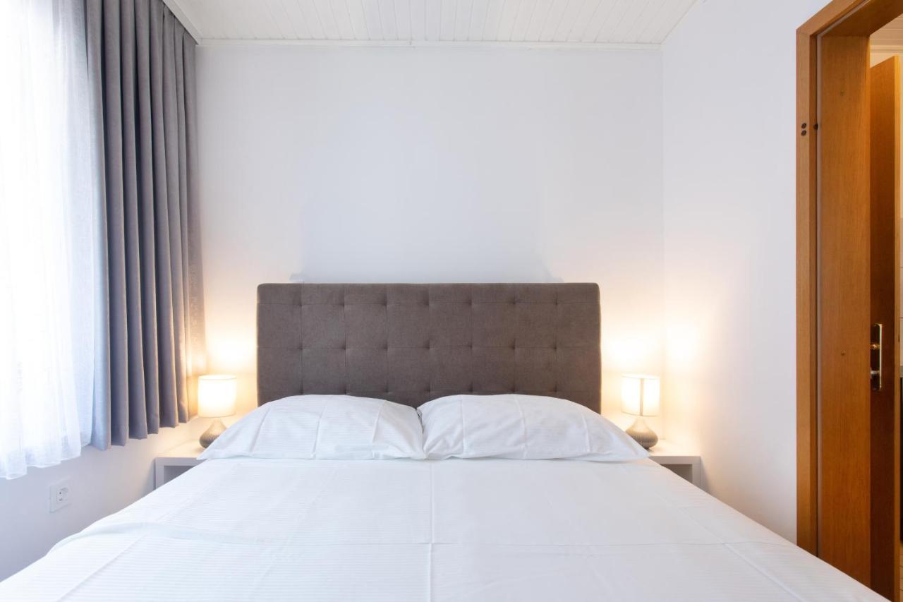 Apartmaji Pri Perotu イゾラ エクステリア 写真