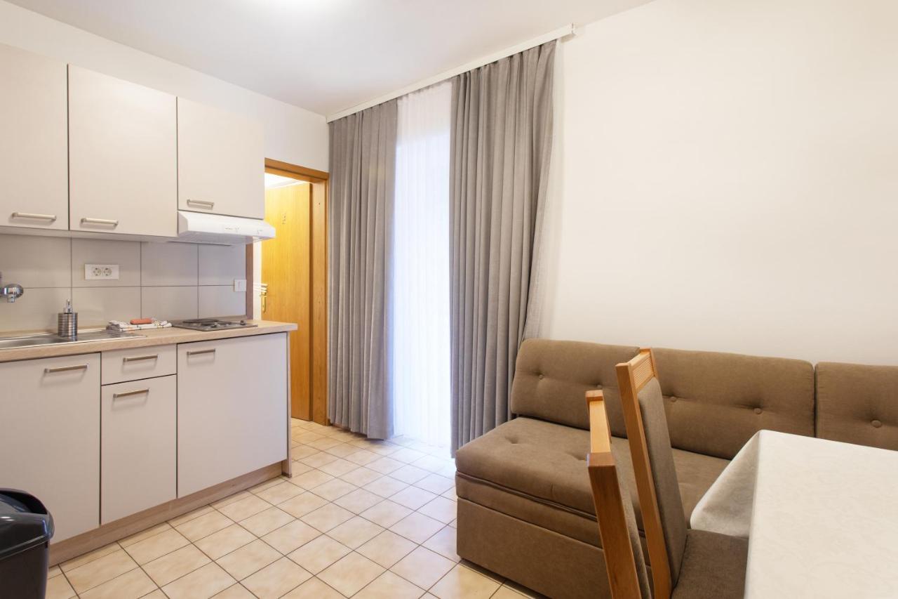 Apartmaji Pri Perotu イゾラ エクステリア 写真