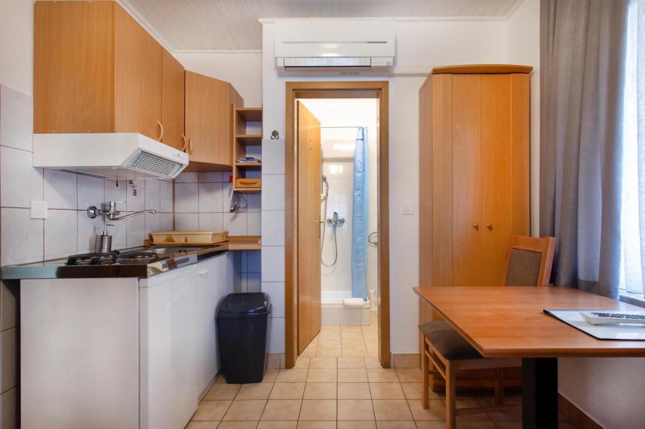 Apartmaji Pri Perotu イゾラ エクステリア 写真