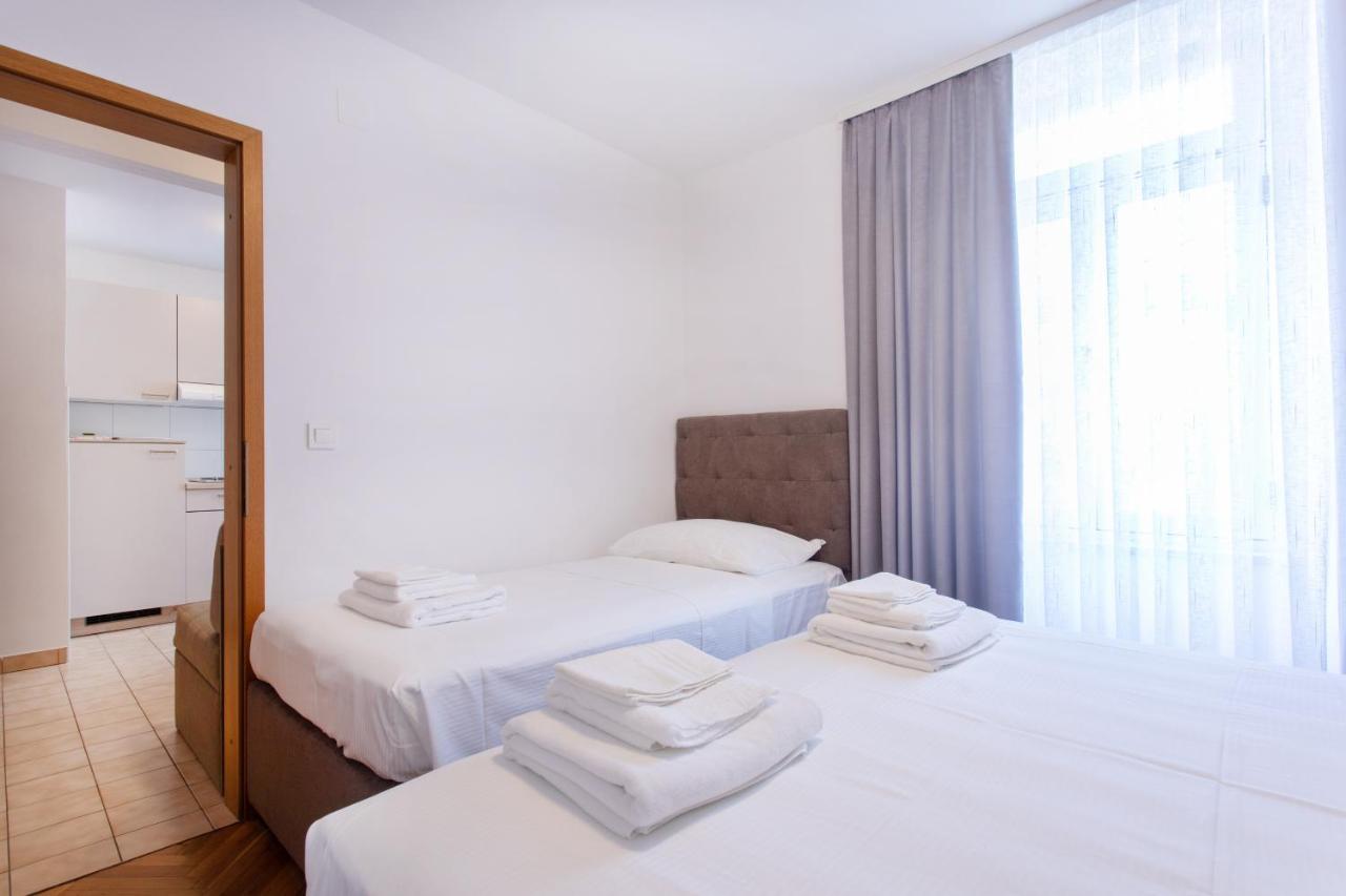 Apartmaji Pri Perotu イゾラ エクステリア 写真